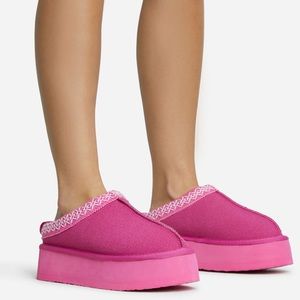 TAZMIN AZTEC DETAIL FAUX FUR LINING PLATFORM SLIPPER IN PINK FAUX SUEDE.